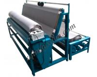 Cloth rolling machine